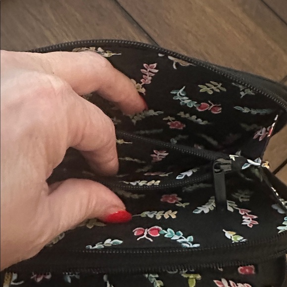 Vera Bradley EUC Black Nylon All-In-One Clutch Wallet (has D-rings for strap) - Picture 12 of 12